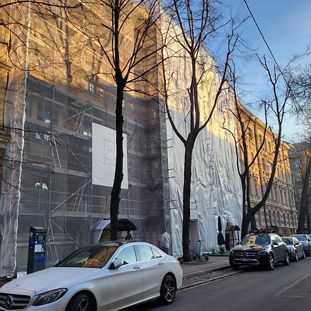 Alunana Lux Jakuzzi Apart, Facade Is Under Renovation, In Riga Art Nouveau Area, Self Check-In Exterior foto